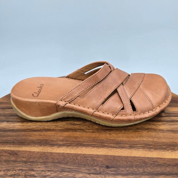 Clarks Shoes Women's 7 M Light Brown Leather Slip On Casual Comfort Mules Clogs - Picture 2 of 7